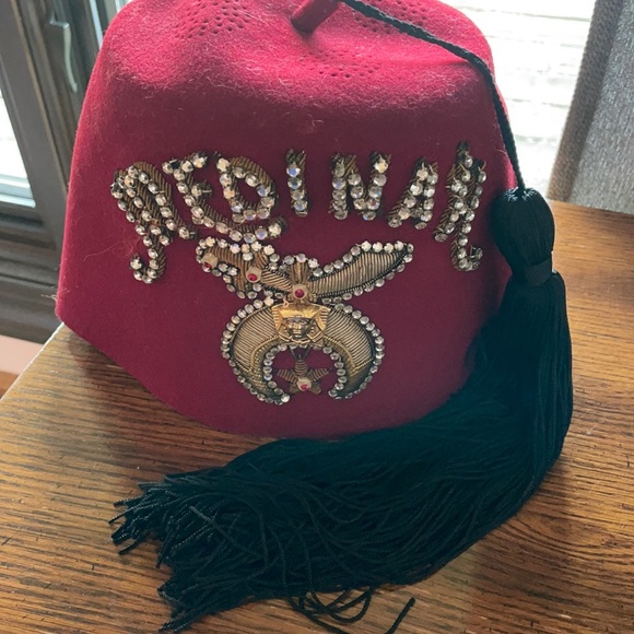 Medinah Shriners Fez Velvet Hat 